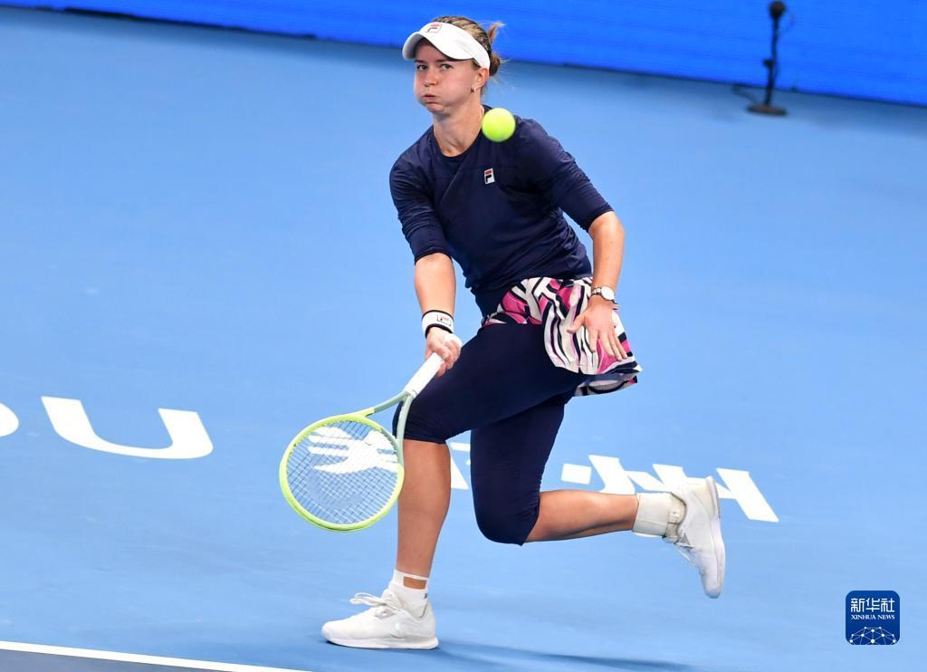 牵动禁区防 牵动禁区防